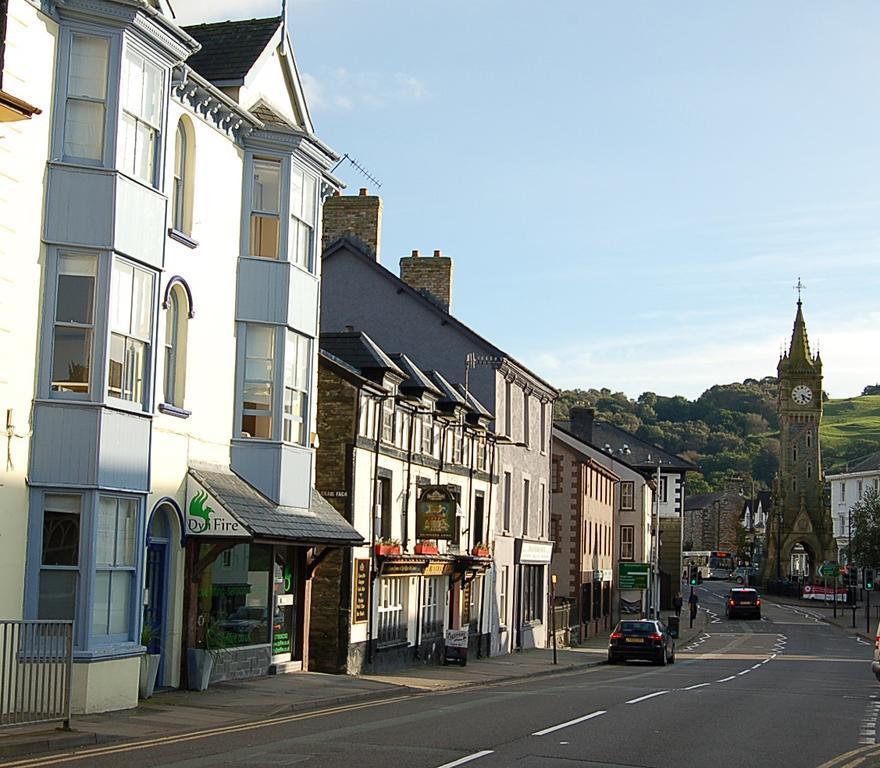 Clock Tower Apartments Machynlleth Esterno foto